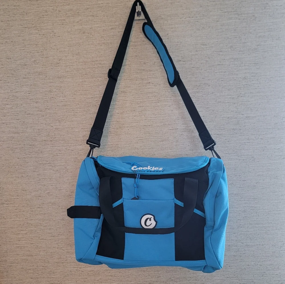 Unisex NWT Cookies Smell Proof Duffel Removable Crossbody Strap - Picture 1 of 6